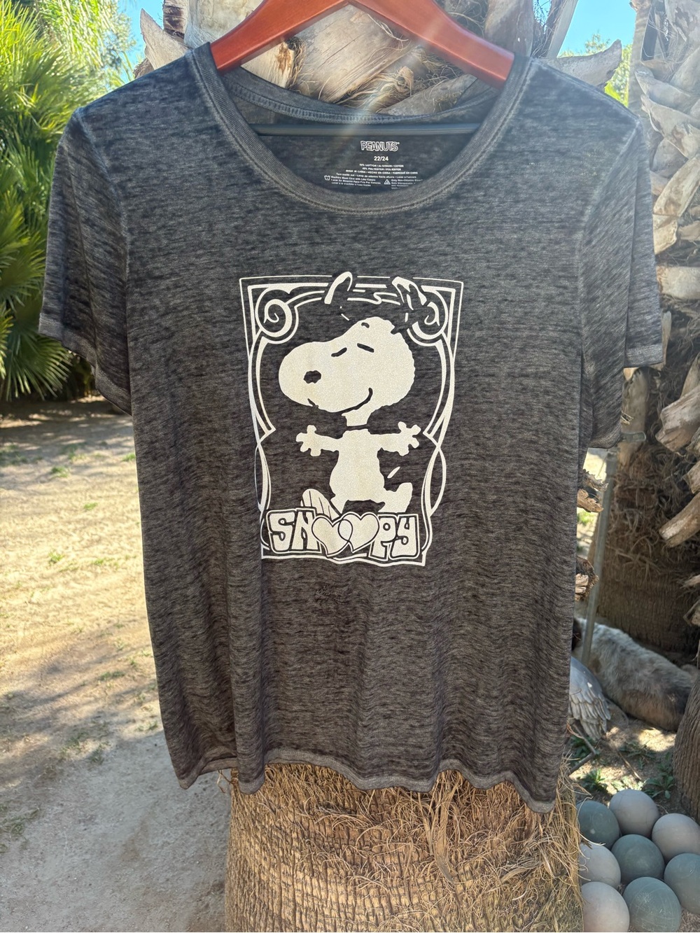 Peanuts Women’s Snoopy Graphic Tee - Black